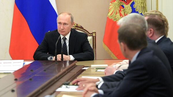 Президент РФ Владимир Путин проводит совещание с постоянными членами Совета безопасности. 12 июля 2019