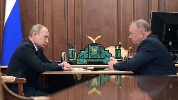 Президент РФ Владимир Путин и президент торгово-промышленной палаты РФ Сергей Катырин во время встречи. 15 июля 2019