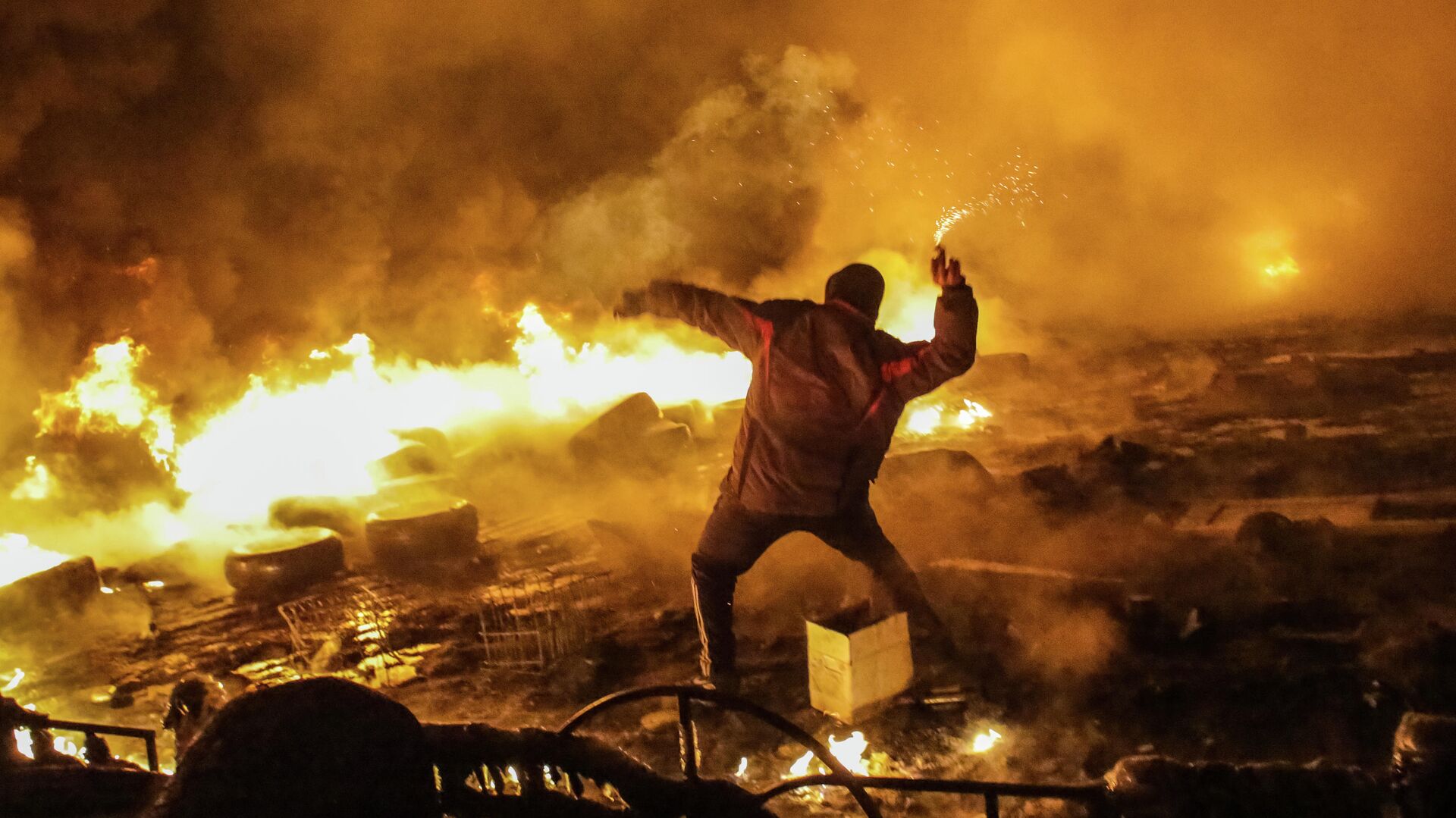 Столкновения в центре Киева. 2014 год  - РИА Новости, 1920, 20.02.2024