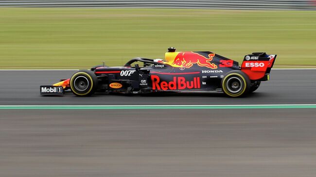 Болид Макса Ферстаппена из команды Ред Булл