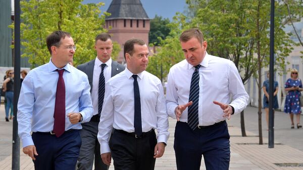 Председатель правительства РФ Дмитрий Медведев во время посещения Тульского кремля. 16 июля 2019