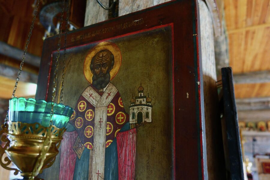 Икона Николая Чудотворца в храме Трифонова Печенгского монастыря