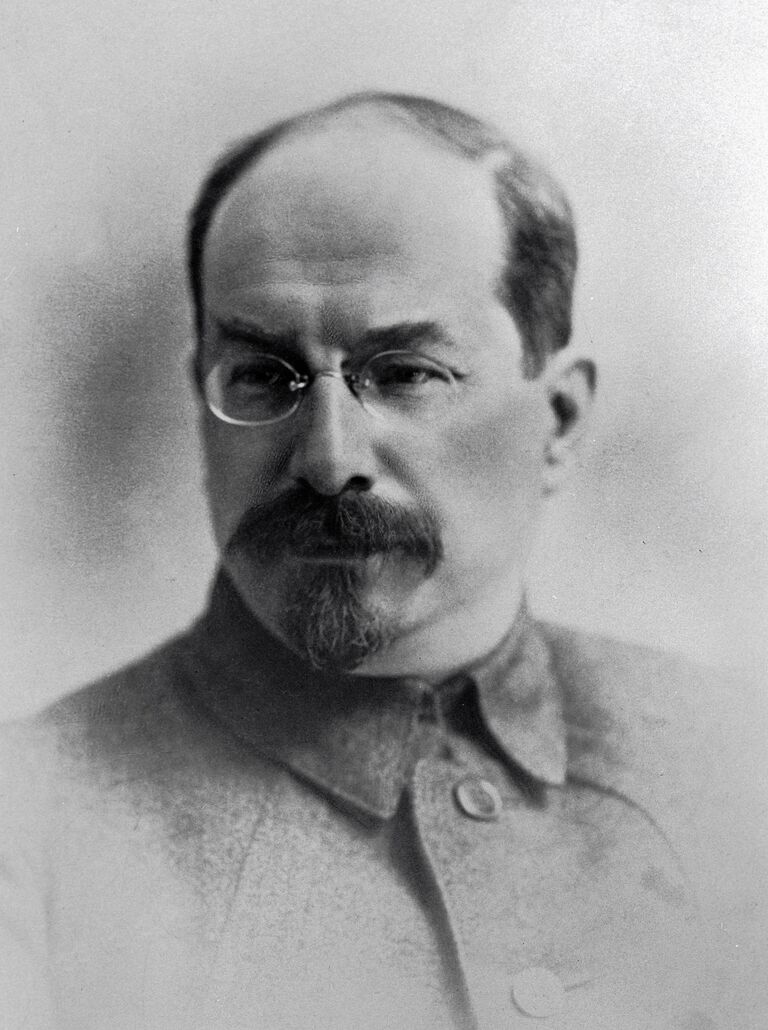 Нарком просвящения Анатолий Луначарский