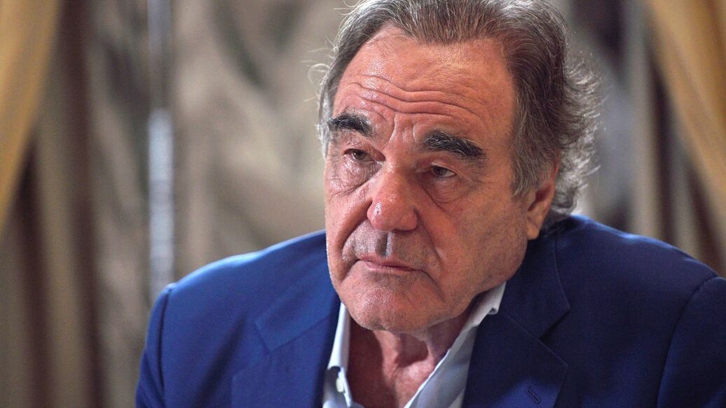 Запад представлял Россию как морального врага, заявил Оливер Стоун
