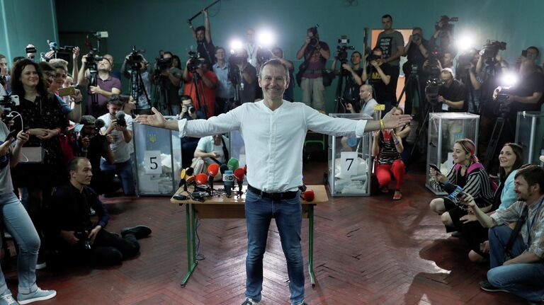 Лидер партии Голос и рок-группы Океан Эльзы Святослав Вакарчук на досрочных выборах в Верховную раду Украины