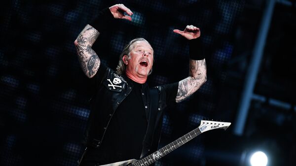 Джеймс Хетфилд во время концерта рок-группы Metallica 