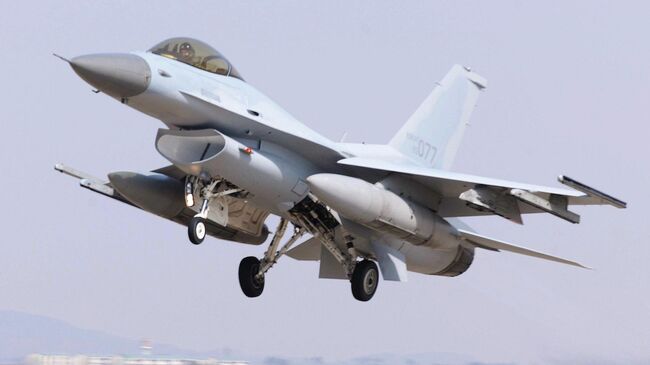 Истребитель F-16 вооруженных сил Республики Корея