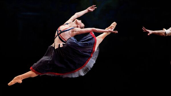 Наталья Осипова в сцене из балета Пламя Парижа