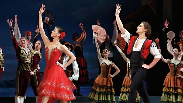 Наталья Осипова и Иван Васильев в сцене из балета Дон Кихот в Театре Дэвида Коха в Нью-Йорке