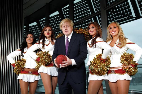 Мэр Лондона Борис Джонсон на матче по американскому футболу. 26 октября 2010 года