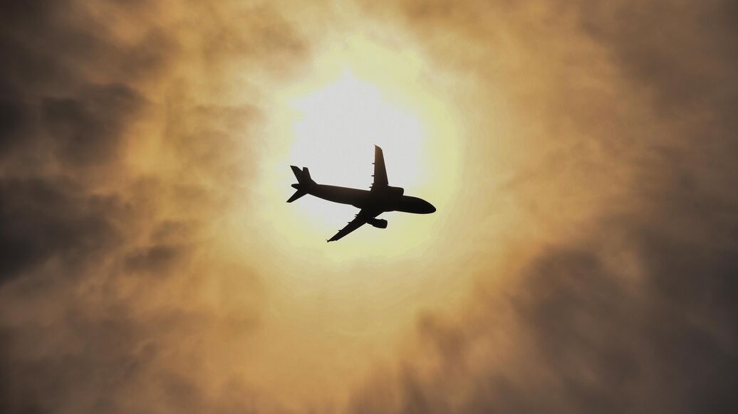 НЛО приостановил работу крупного аэропорта в Европе