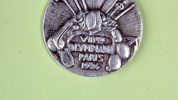 Медаль VIII летних Олимпийских игр в Париже в 1924 году.