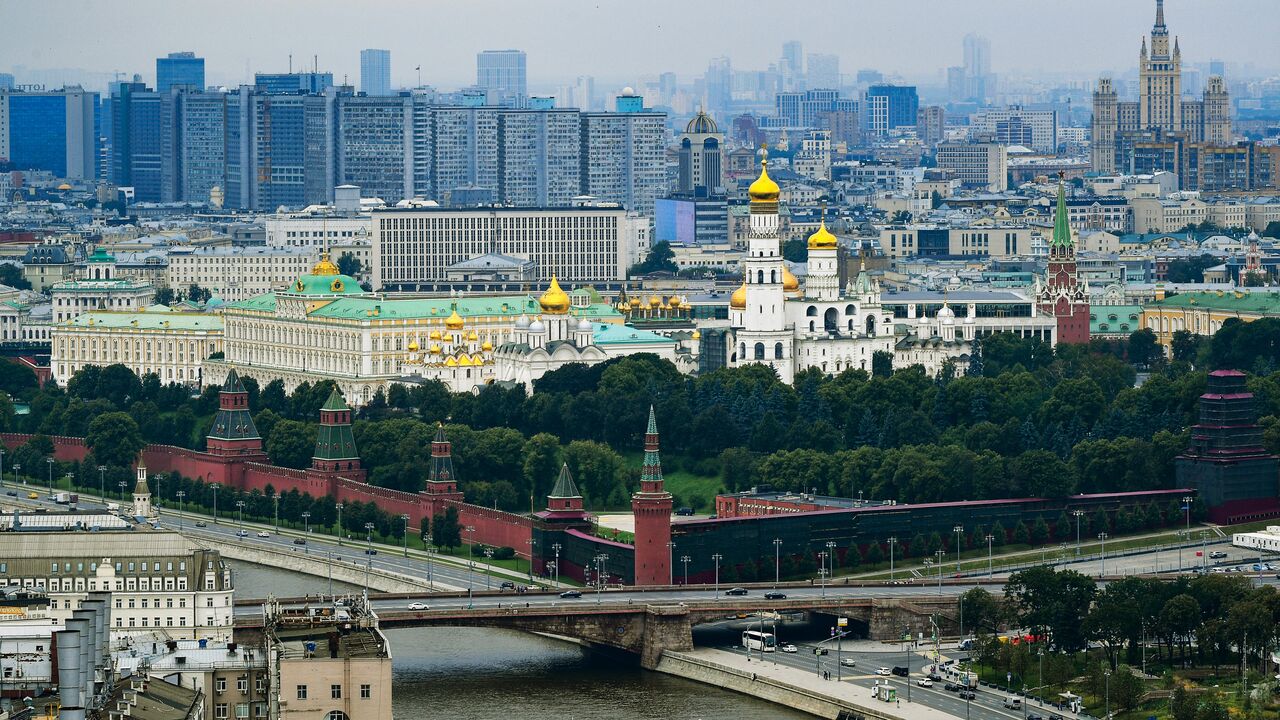 Вид на кремль москва