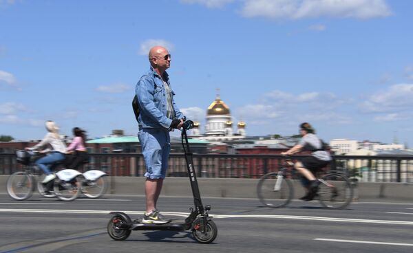 Участники Московского весеннего велофестиваля. Участники Московского весеннего велофестиваля.