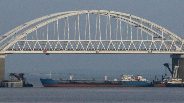 Танкер Neyma в Керченском проливе
