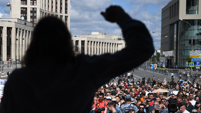 Чем грозит участие в несогласованных акциях россиянам