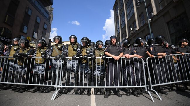 Полиция на несанкционированной акции в поддержку кандидатов в депутаты Мосгордумы у Тверской улице Москвы. 27 июля 2019