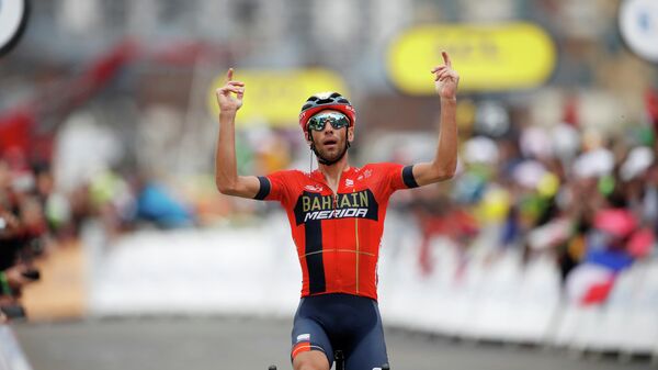 Итальянский велогонщик Винченцо Нибали из команды Bahrain-Merida на финише 20-го этапа Тур де Франс