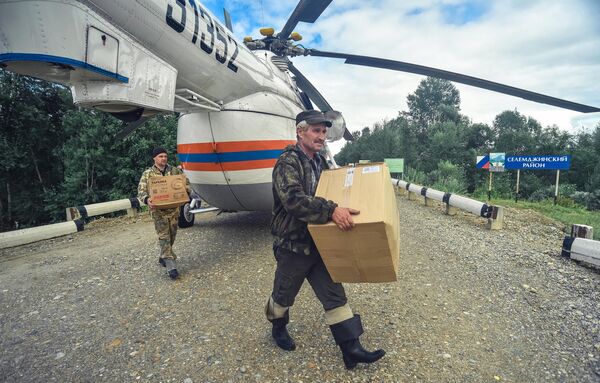 Доставка гуманитарной помощи в пострадавшие от наводнения населенные пункты Селемджинского района Амурской области