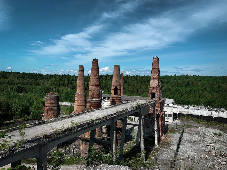 Карелия. Заброшенный завод рядом с горным парком Рускеала.