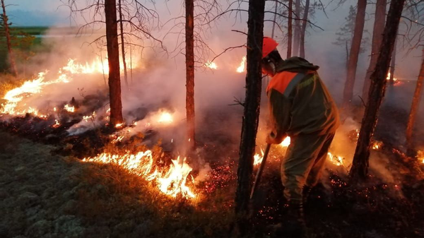Тушение пожаров в Якутии