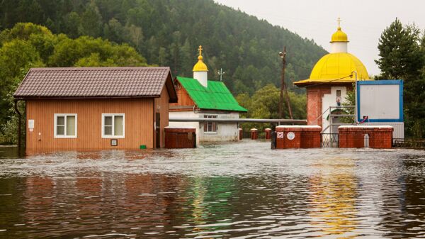 Подтопленные Часовня и водозабор в реке Олхе Иркутской области