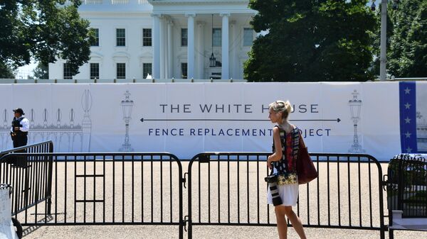 Замена забора у Белого дома в Вашингтоне. 30 июля 2019