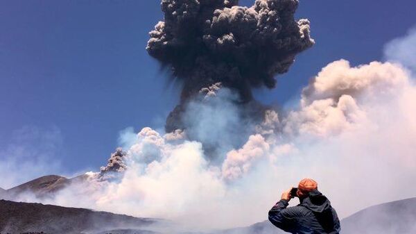 В облаке пепла: на Сицилии проснулся вулкан Этна