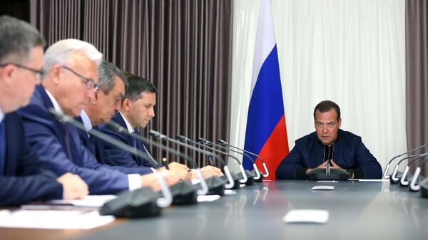 Председатель правительства России Дмитрий Медведев во время совещания по вопросам борьбы с лесными пожарами, затронувшими несколько регионов Сибири. 31 июля 2019