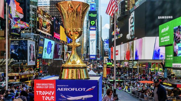 Кубок ЧМ по баскетболу-2019 доставили в Москву из Токио рейсом Аэрофлота