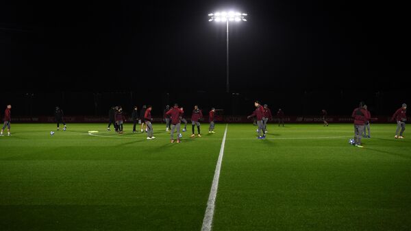 Футболисты Ливерпуля во время игры на тренировочной базе Мелвуд