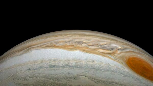 Новые фотографии Большого красного пятна Юпитера