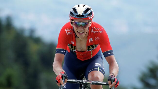 Велогонщик из команды Bahrain Merida Дилан Тёнс (Бельгия)