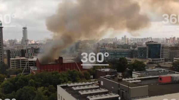 Крупный пожар в центре Москвы сняли на видео с беспилотника