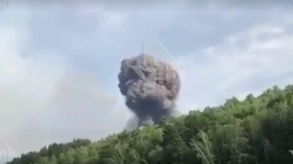 Момент взрыва на военном складе в Красноярской области попал на видео