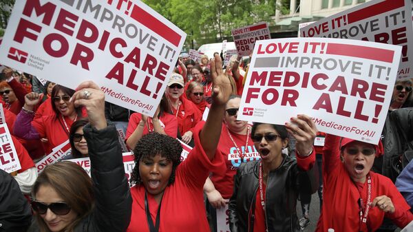Митинг сторонников Medicare for all в Вашигтоне