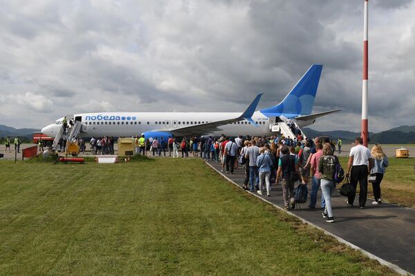 Самолет авиакомпании Победа, прибывший в аэропорт Горно-Алтайска
