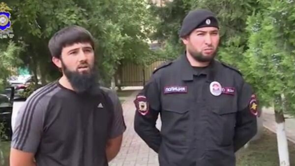 В Чечне наградили полицейского и местного жителя, спасших ребенка