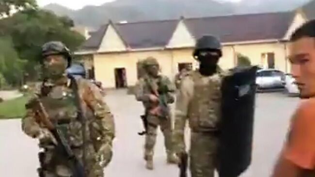 Спецназ в селе Кой-Таш в Киргизии