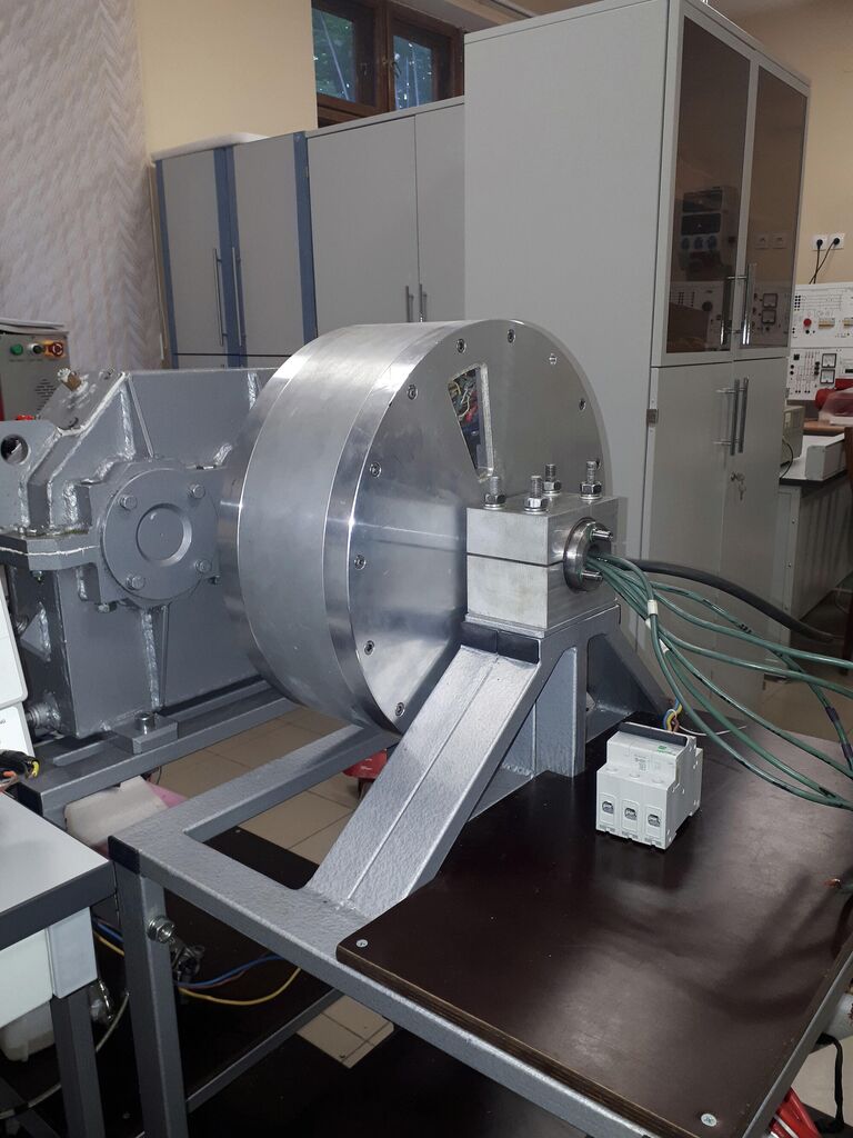 Прототип электродвигателя для нового типа автомобилей Прототип электродвигателя для нового типа автомобилей