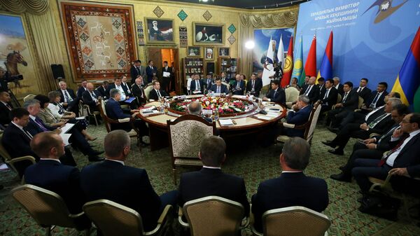 Председатель правительства РФ Дмитрий Медведев на заседании Евразийского межправительственного совета стран ЕАЭС. 9 августа 2019