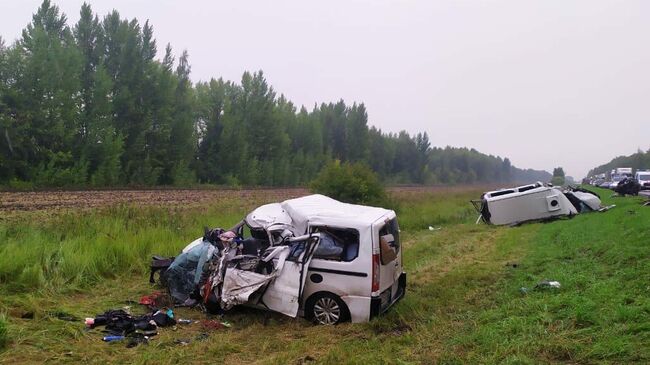 На месте ДТП с участием двух микроавтобусов в Тамбовской области 