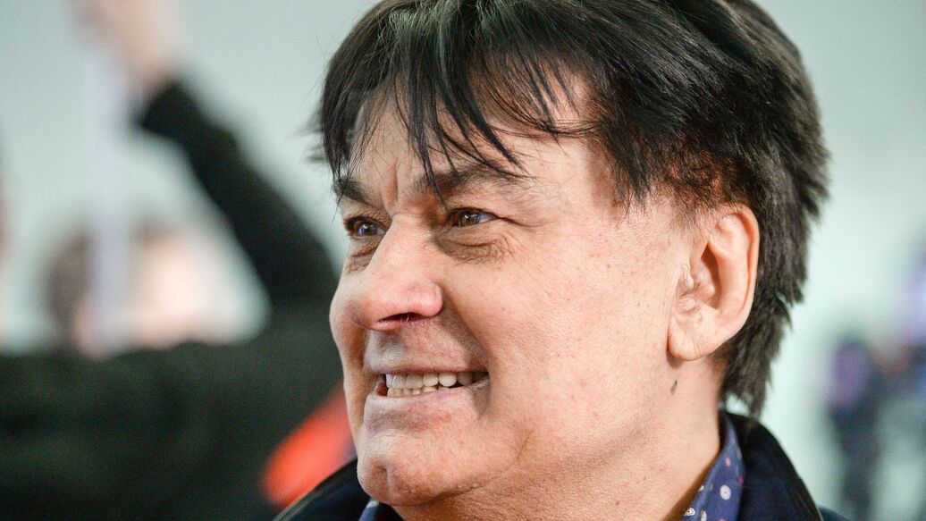 На певца Александра Серова подали в суд