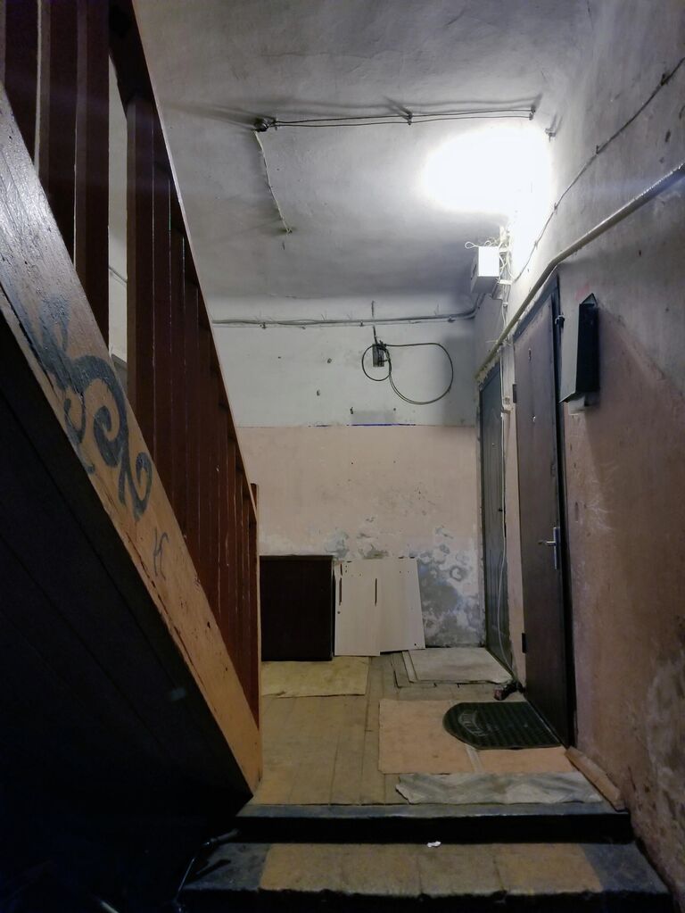 Подъезд дома, в котором проживает Светлана