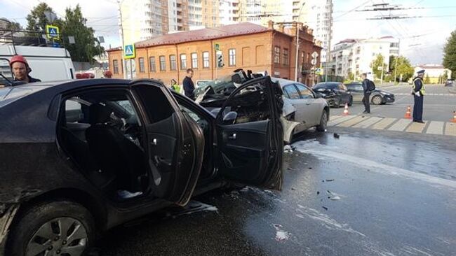 На месте ДТП на улице Малышева в Екатеринбурге. 4 августа 2019