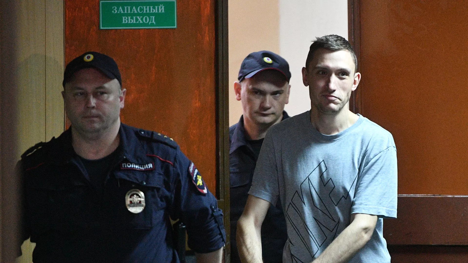 Константин Котов, задержанный на несанкционированной акции 10 августа в Москве, в Пресненском суде Москвы Константин Котов, задержанный на несанкционированной акции 10 августа в Москве, в Пресненском суде Москвы - РИА Новости, 1920, 27.01.2021
