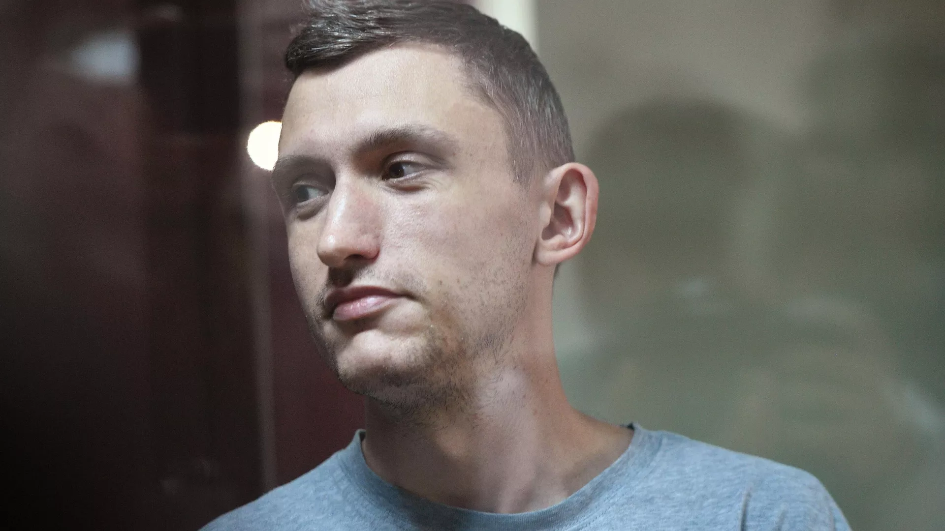 Константин Котов, задержанный на несанкционированной акции 10 августа в Москве, во время избрания ему меры пресечения. 14 августа 2019 Константин Котов, задержанный на несанкционированной акции 10 августа в Москве, во время избрания ему меры пресечения. 14 августа 2019 - РИА Новости, 1920, 27.01.2021