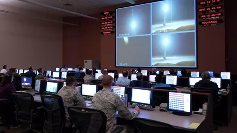 Испытательный запуск ракеты Minuteman III на авиабазе Ванденберг, Калифорния