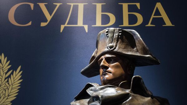 Бронзовый бюст Наполеон в Москве итальянского скульптора Ренцо Коломбо на выставке Наполеон. Жизнь и судьба