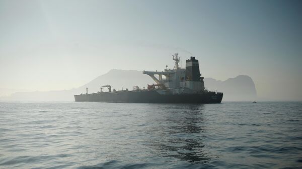 Нефтяной танкер Grace 1 в Гибралтарском проливе